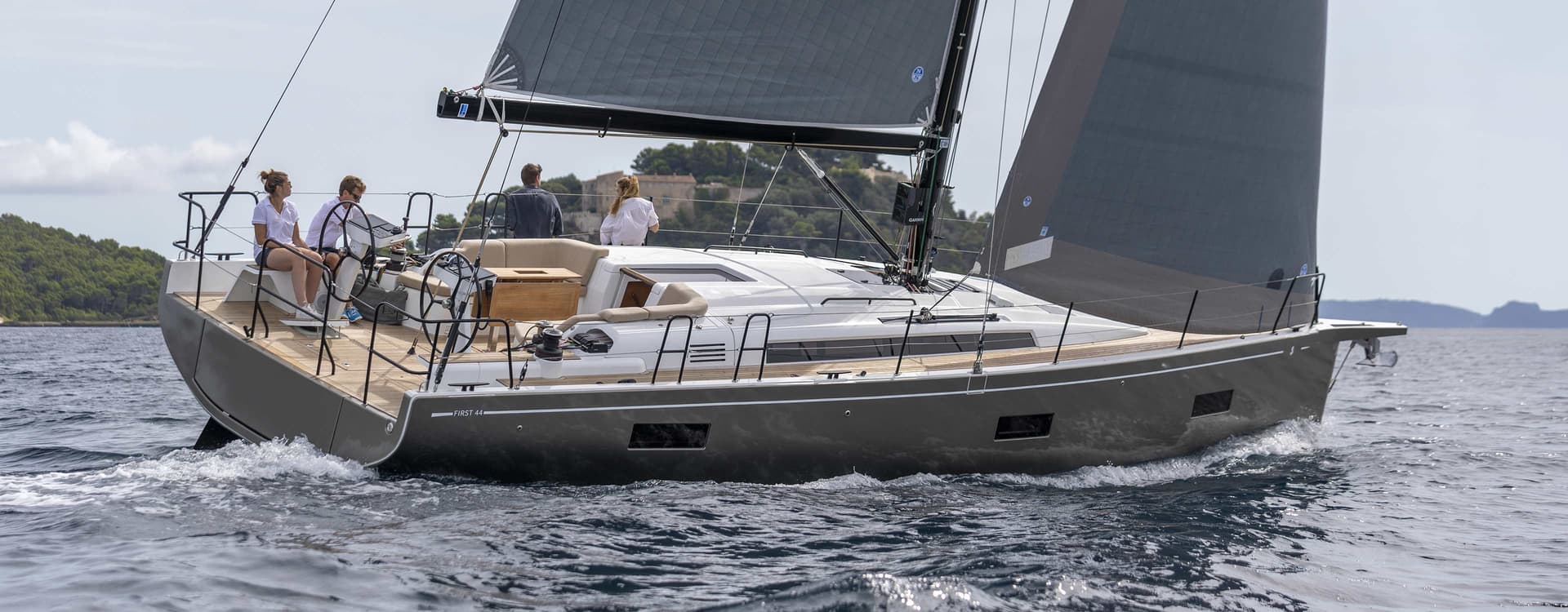Beneteau First 44